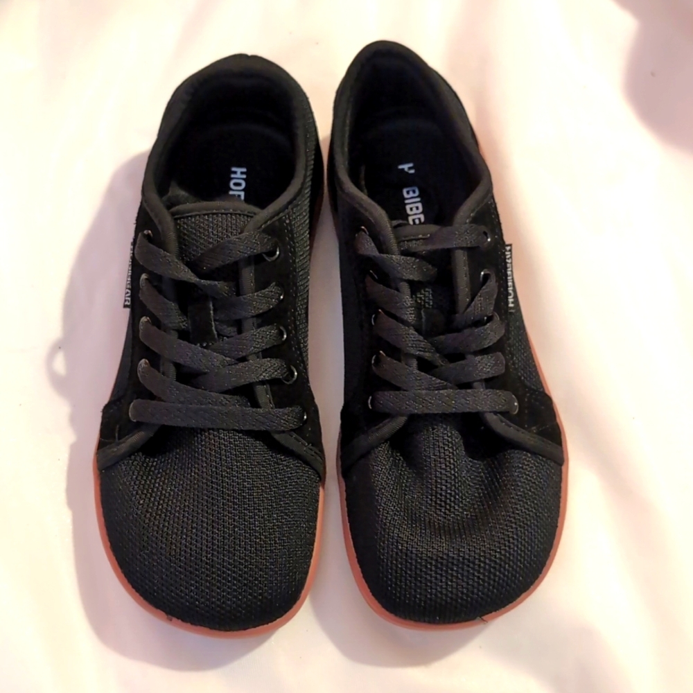 NIB Hobibear Bye Bunions sneakers